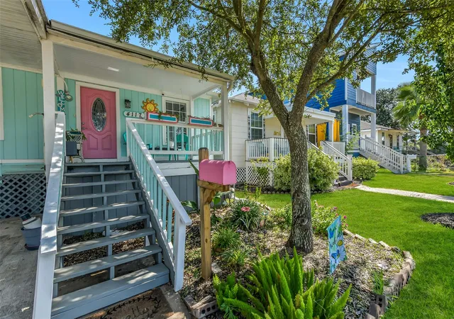 Photo 2 of Single family home for sale at 4117 Avenue M 1/2, Galveston, TX 77550 | MLS# 45566353 | Listing updated on 2026-09-20