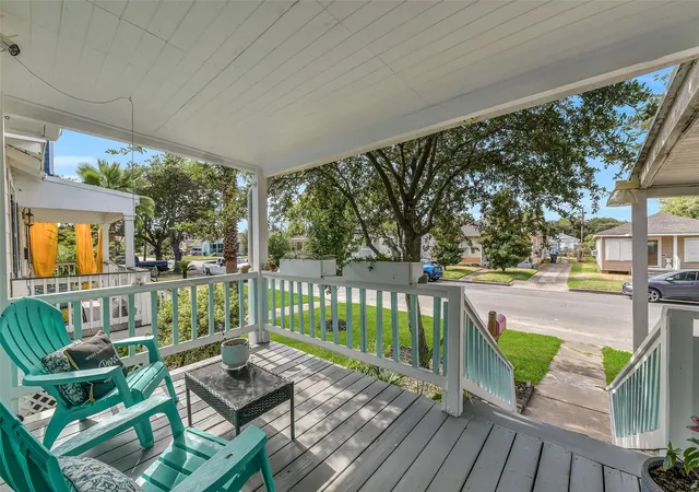 Photo 3 of Single family home for sale at 4117 Avenue M 1/2, Galveston, TX 77550 | MLS# 45566353 | Listing updated on 2026-09-20