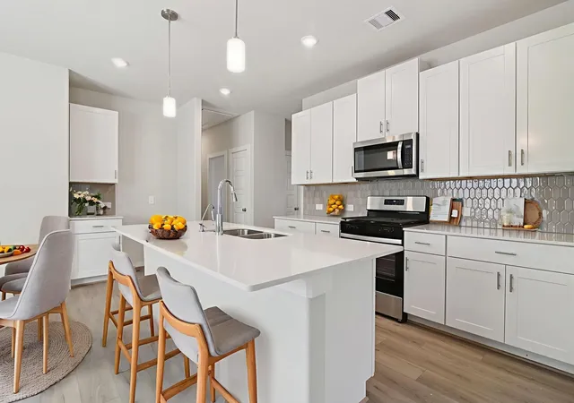 Photo 3 of Single family home for sale at 5605 Andesine Dr, Houston, TX 77048 | MLS# 95404211 | Listing updated on 2026-09-15