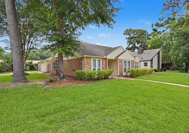 Photo 3 of Single family home for sale at 15038 Rose Valley Dr, Houston, TX 77070 | MLS# 24838778 | Listing updated on 2026-09-21