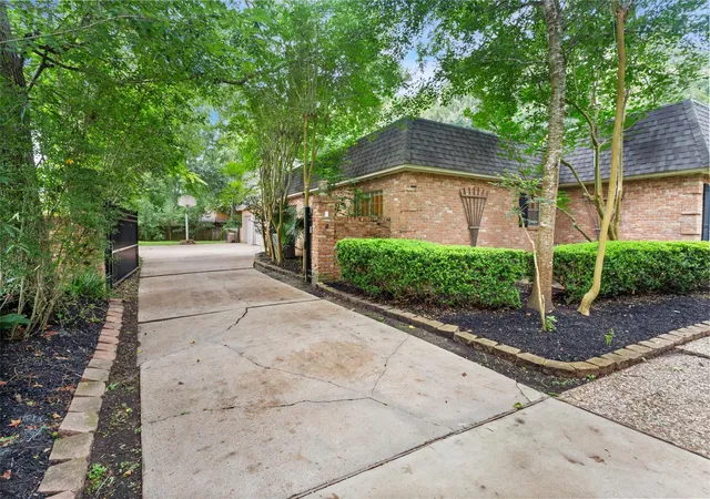 5th image of 1216 Oak Hollow Dr, Dickinson, TX 77539 | MLS# 12247443
