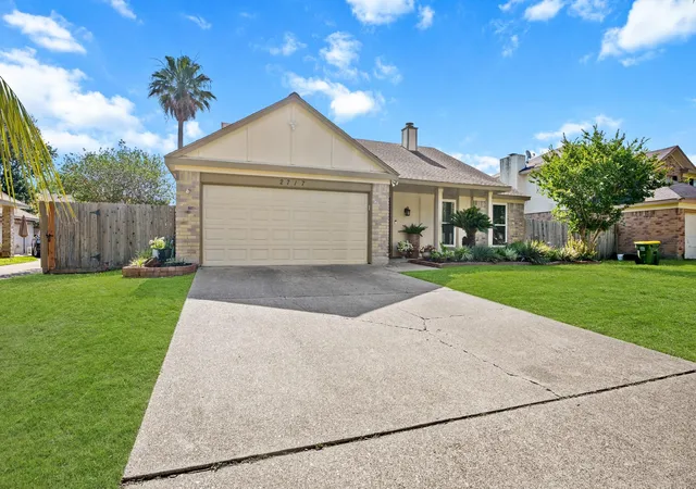 Homes for sale in Pearland, TX | 2717 Hot Springs Dr, Pearland, TX 77584 | MLS# 82242320