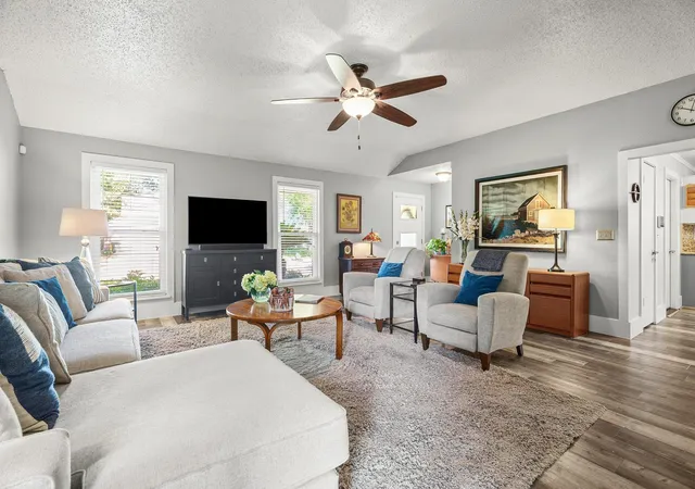 Photo 4 of Single family home for sale at 2717 Hot Springs Dr, Pearland, TX 77584 | MLS# 82242320 | Listing updated on 2026-09-05