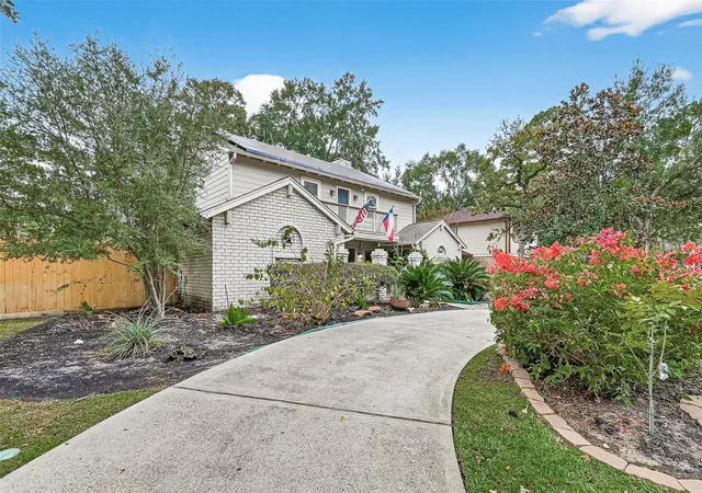 Photo 3 of Single family home for sale at 5711 Bermuda Dunes Dr, Houston, TX 77069 | MLS# 16785386 | Listing updated on 2026-09-07