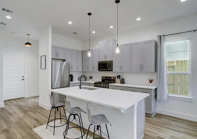 Photo 3 of Single family home for sale at 7119 Tierwester St, Houston, TX 77021 | MLS# 51468730 | Listing updated on 2026-08-25