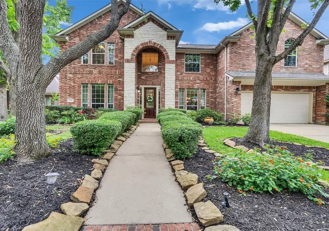 Photo 3 of Sale Pending at 1014 Longdraw Dr, Katy, TX 77494 | MLS# 92632280 | Listing updated on 2026-09-15