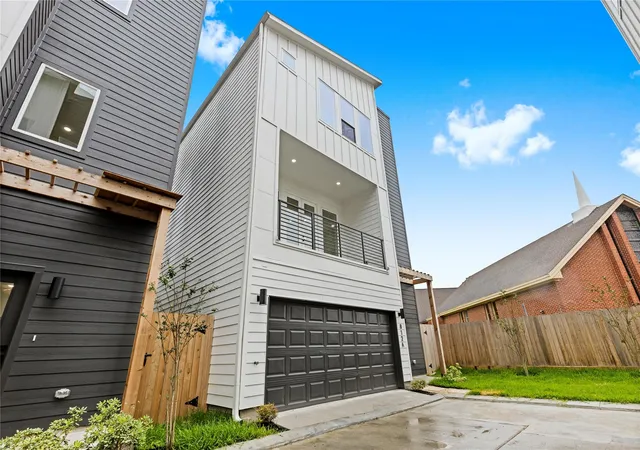 2nd image of 812 Elkhart St #D, Houston, TX 77091 | MLS# 39726484
