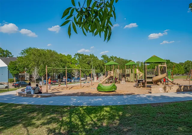 5th image of 2211 S Kirkwood Rd, Houston, TX 77077