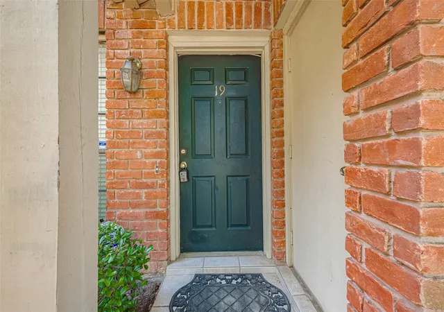 5th image of 2211 S Kirkwood Rd #19, Houston, TX 77077 | MLS# 10239719