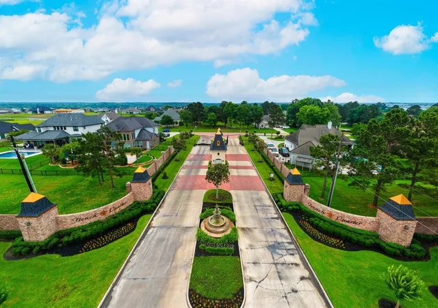 3rd image of 10863 Bourbon St, Willis, TX 77318 | MLS# 45074120