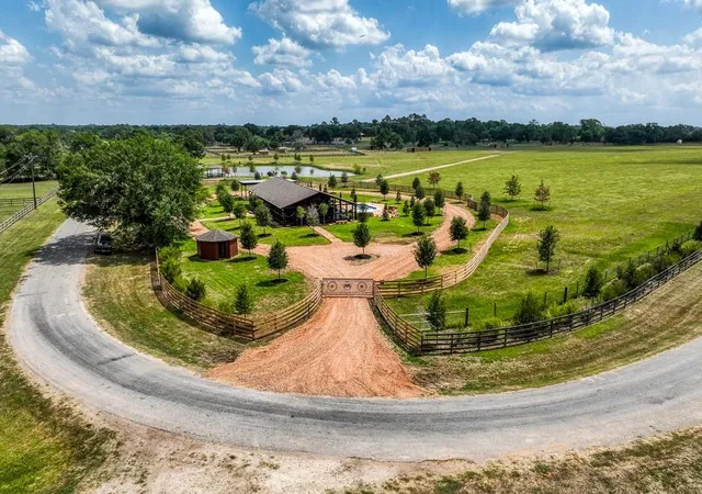 1st image of 35418 Tompkins Rd, Hempstead, TX 77445 | MLS# 52757733