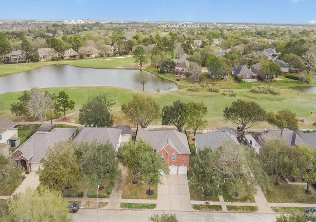 2nd image of 2103 Blue Water Bay Dr, Katy, TX 77494 | MLS# 22735470