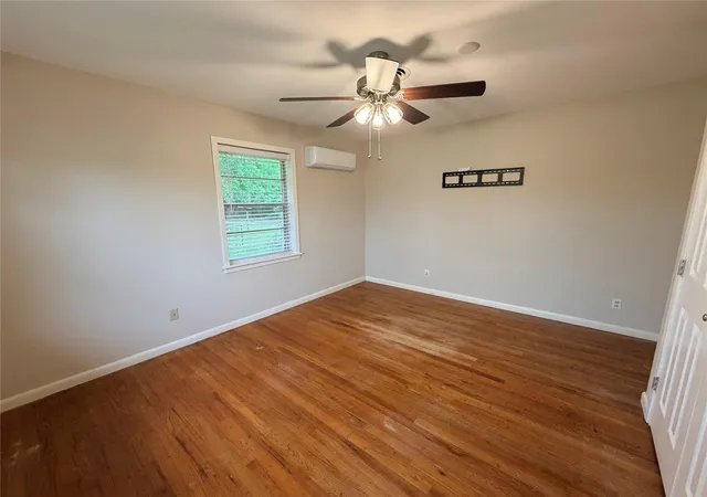 5th image of 2111 Bush Dr, Huntsville, TX 77320 | MLS# 55235505