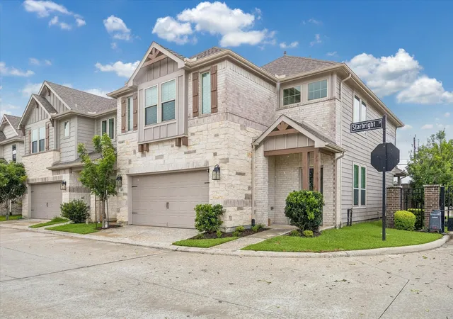 Photo 2 of Single family home for sale at 4020 Starbright St, Houston, TX 77018 | MLS# 57612268 | Listing updated on 2026-08-30