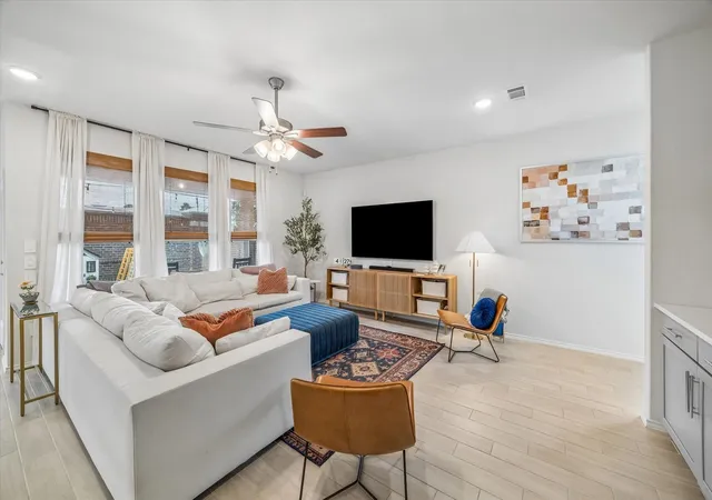 Photo 4 of Single family home for sale at 4020 Starbright St, Houston, TX 77018 | MLS# 57612268 | Listing updated on 2026-08-30
