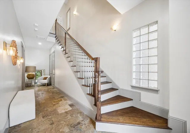 4th image of 2105 Argonne St, Houston, TX 77019 | MLS# 22148521