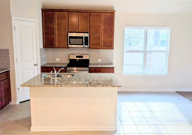 Photo 3 of Single family home for sale at 32314 Mimosa Ridge Ln, Waller, TX 77484 | MLS# 71238994 | Listing updated on 2026-06-23