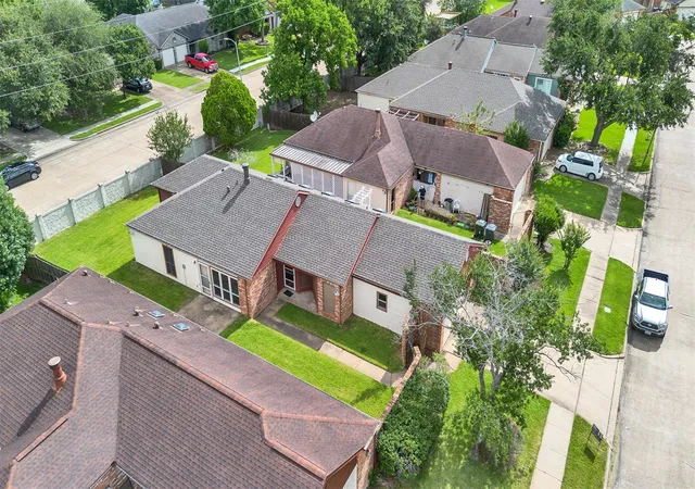 3rd image of 13106 Worthington St, Sugar Land, TX 77478 | MLS# 94843066