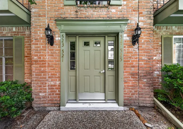 2nd image of 527 N Post Oak Ln #527, Houston, TX 77024 | MLS# 82609273