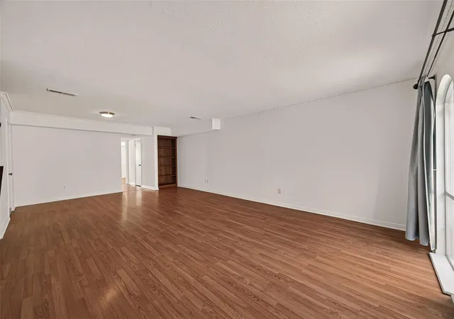 4th image of 527 N Post Oak Ln #527, Houston, TX 77024 | MLS# 82609273