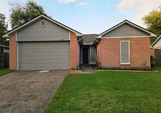 Homes for sale in Pearland, TX | 2702 N Brompton Dr, Pearland, TX 77584 | MLS# 29887585