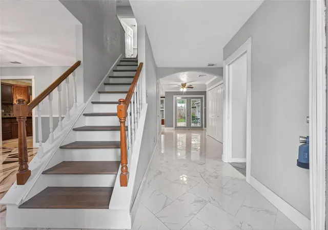 Photo 4 of Sale Pending at 2239 Parkdale Dr, Kingwood, TX 77339 | MLS# 42977985 | Listing updated on 2026-09-02