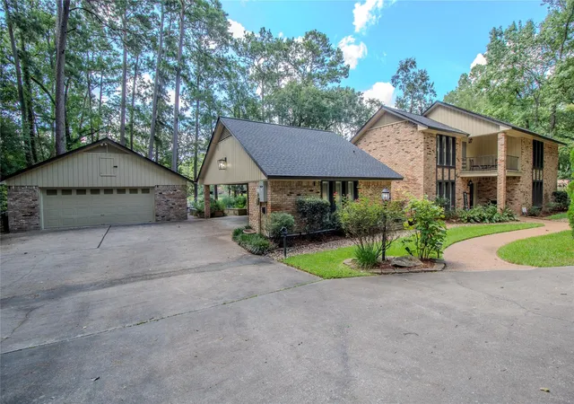 2nd image of 3783 Spring Dr, Huntsville, TX 77340 | MLS# 75866418