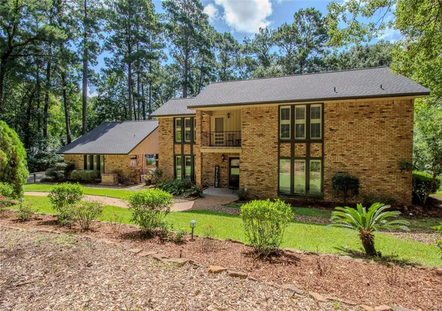 Photo 3 of Sale Pending at 3783 Spring Dr, Huntsville, TX 77340 | MLS# 75866418 | Listing updated on 2026-09-20