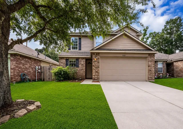 Photo 1 of Single family home for sale at 9738 Gulfstream Dr, Conroe, TX 77303 | MLS# 24074873 | Listing updated on 2026-09-15