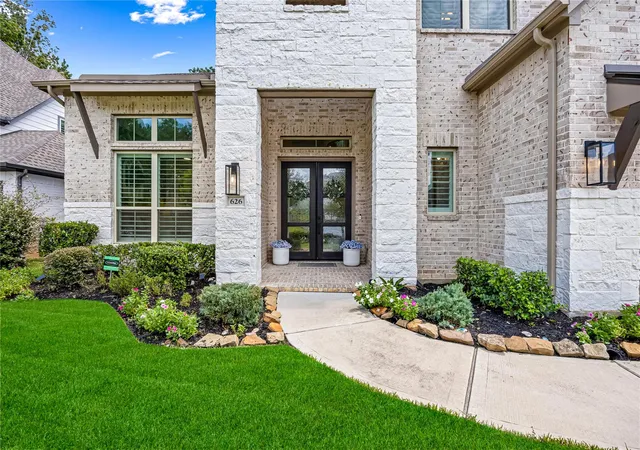 Photo 2 of Sale Pending at 626 Bronze Bristol St, Montgomery, TX 77316 | MLS# 97347792 | Listing updated on 2026-08-24