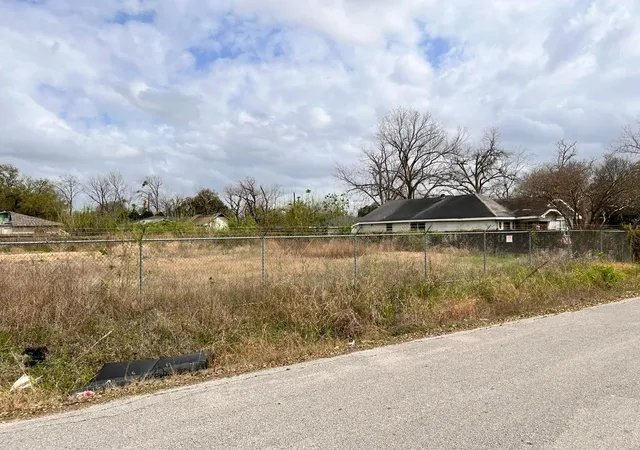1st image of 000 Los Angeles St, Houston, TX 77026 | MLS# 3847892