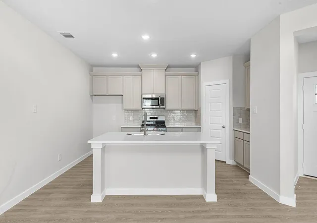 Photo 3 of Single family home for sale at 11769 Whirlaway Dr, Willis, TX 77318 | MLS# 17183426 | Listing updated on 2026-10-08