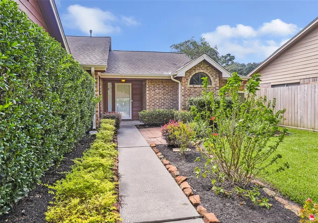 Photo 2 of Single family home for sale at 3734 Village Grv Dr, Humble, TX 77396 | MLS# 46634470 | Listing updated on 2026-09-13