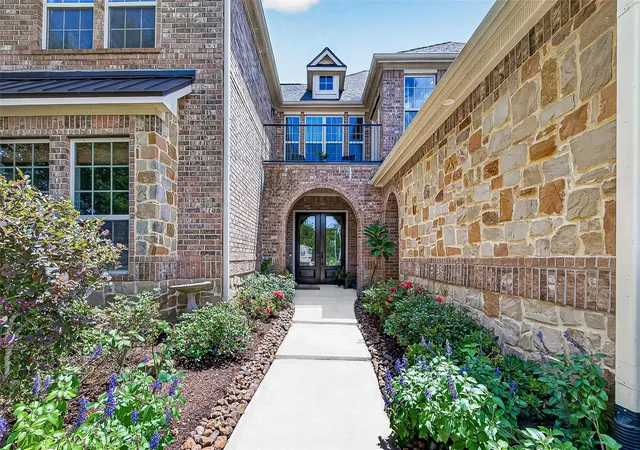 Photo 3 of Single family home for sale at 4519 Oxbow Cir W, Fulshear, TX 77441 | MLS# 78375824 | Listing updated on 2026-08-31
