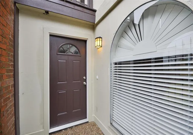 3rd image of 1326 Town Circle Circle #1, Baytown, TX 77520 | MLS# 44082310