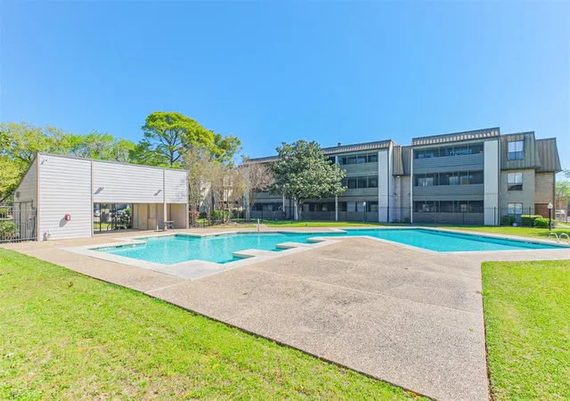 Condominium at 3025 Walnut Bnd Ln #17, Houston, TX 77042 | MLS# 90844825 | | Sold on 2025-05-22