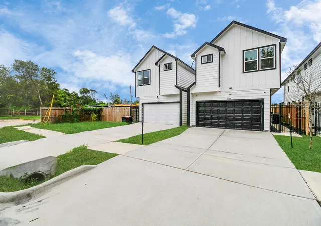 Photo 3 of Single family home for sale at 4124 Dorchester St, Houston, TX 77016 | MLS# 32826009 | Listing updated on 2026-08-02