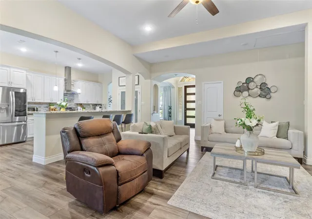Photo 3 of Single family home for sale at 13336 Lake Breeze Ln, Willis, TX 77318 | MLS# 39141361 | Listing updated on 2026-02-13
