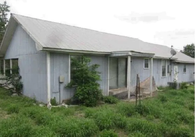 3rd image of 1603 Hackberry St, Three Rivers, TX 78071 | MLS# 50302898
