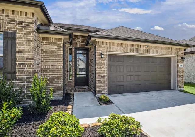 Photo 3 of Single family home for sale at 1734 Compass Rose Dr, Angleton, TX 77515 | MLS# 87206709 | Listing updated on 2026-08-13