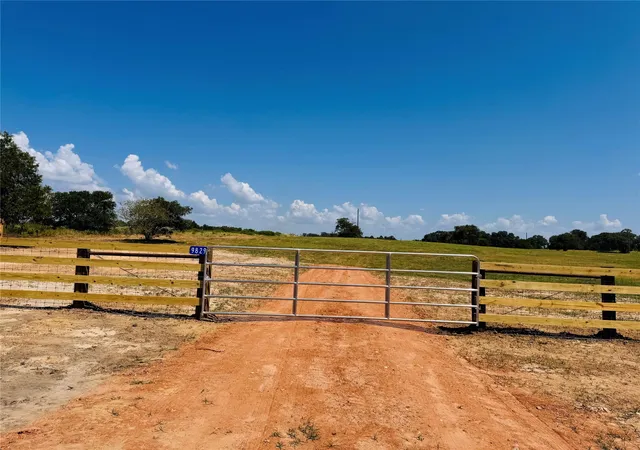 1st image of 9829 W Us 90, Schulenburg, TX 78956 | MLS# 41293900