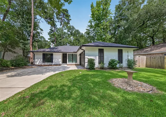 Photo 2 of Single family home for sale at 8 N Brk Pebble Ct, Spring, TX 77380 | MLS# 70719077 | Listing updated on 2026-09-08