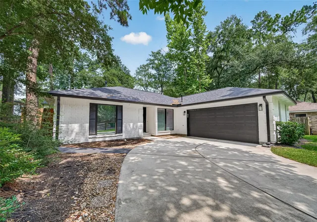Photo 3 of Single family home for sale at 8 N Brk Pebble Ct, Spring, TX 77380 | MLS# 70719077 | Listing updated on 2026-09-08