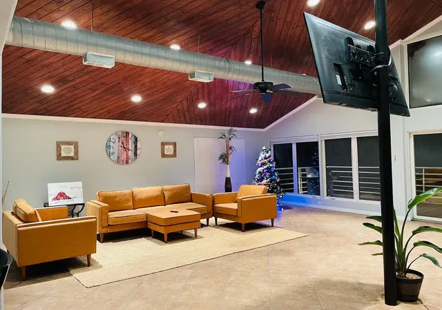 Photo 3 of Single family home for sale at 2302 Ave Avenue N, Dickinson, TX 77539 | MLS# 77965054 | Listing updated on 2026-08-25