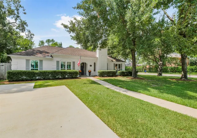 Photo 2 of Single family home for sale at 8851 Larston St, Houston, TX 77055 | MLS# 5147794 | Listing updated on 2026-09-12