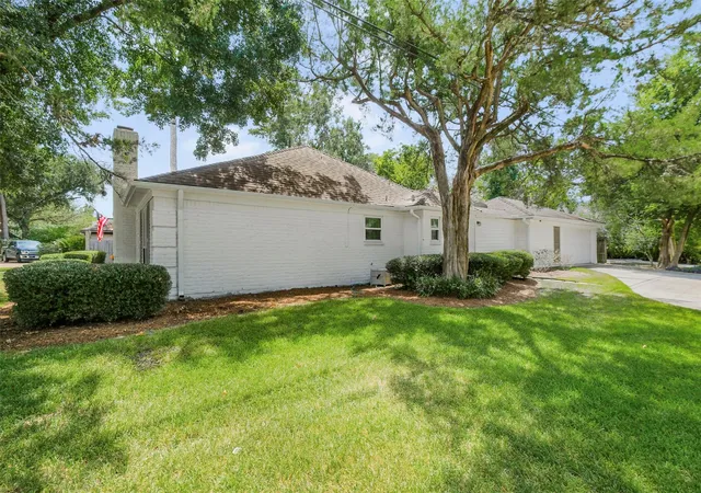Photo 4 of Single family home for sale at 8851 Larston St, Houston, TX 77055 | MLS# 5147794 | Listing updated on 2026-09-12