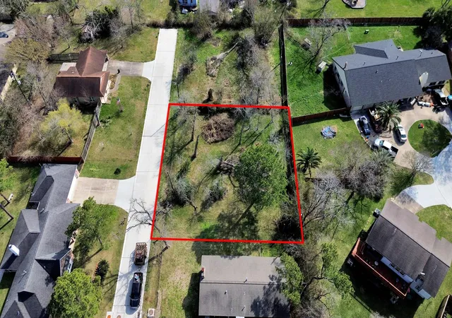 3rd image of 3122 & 3124 Carlisle St, La Porte, TX 77571 | MLS# 55158948