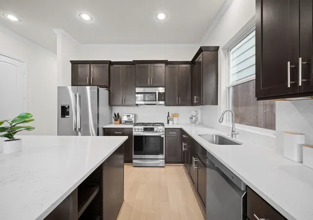 5th image of 1648 Bonnie Brae St, Houston, TX 77006 | MLS# 48295377