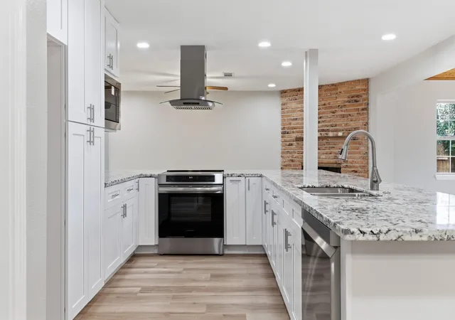 Photo 4 of Single family home for sale at 1620 Beachcomber Ln, Houston, TX 77062 | MLS# 45306843 | Listing updated on 2026-09-17