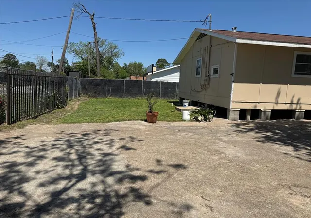 2nd image of 7722 West St, Houston, TX 77093 | MLS# 90246032